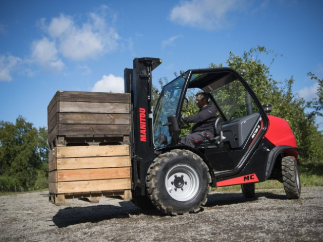 2.5 ton ruw terrein heftruck te huur