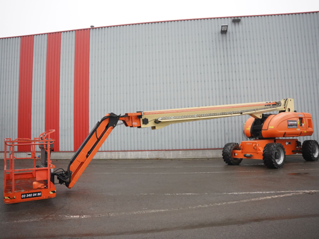 Tweedehands Aerial platforms JLG 860SJ