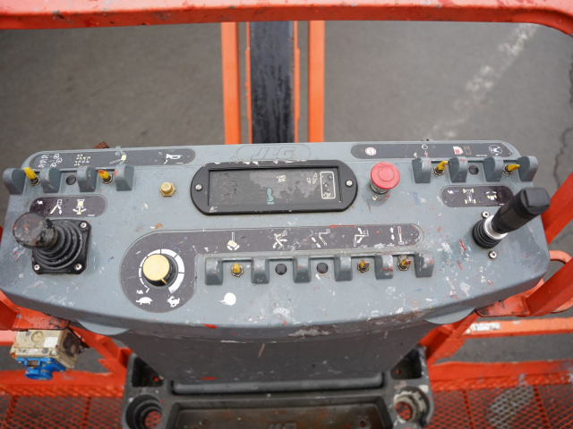 Tweedehands Aerial platforms JLG 860SJ