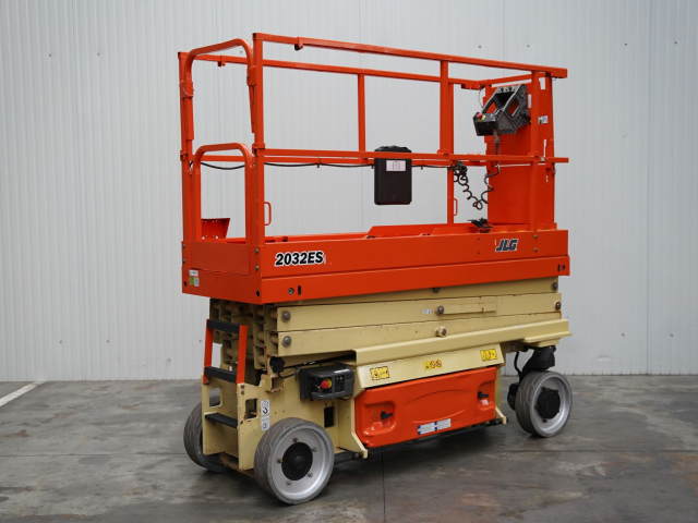 Tweedehands Schaarliften JLG 2032ES