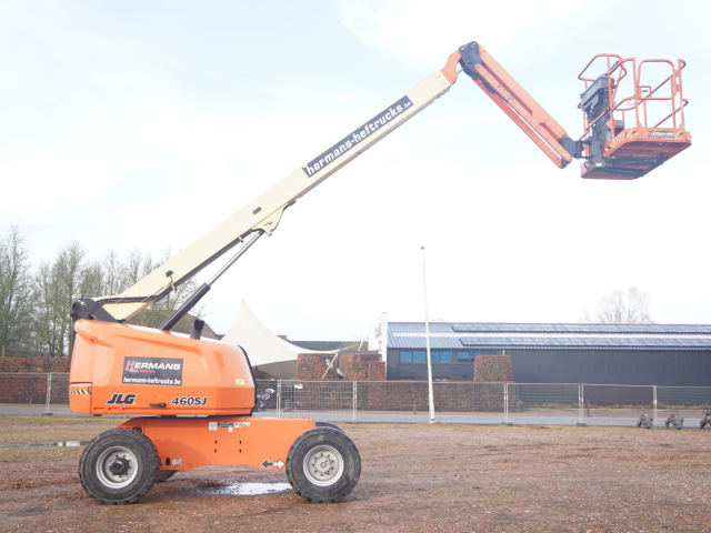 Tweedehands Aerial platforms JLG 460SJ