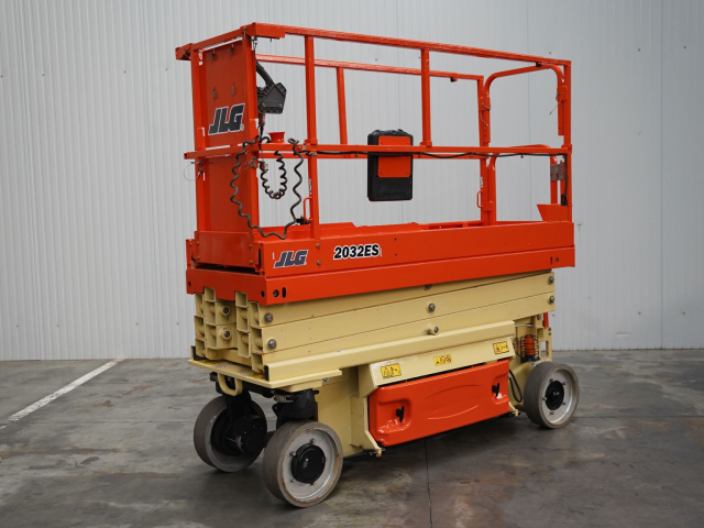 Tweedehands Schaarliften JLG 2032ES
