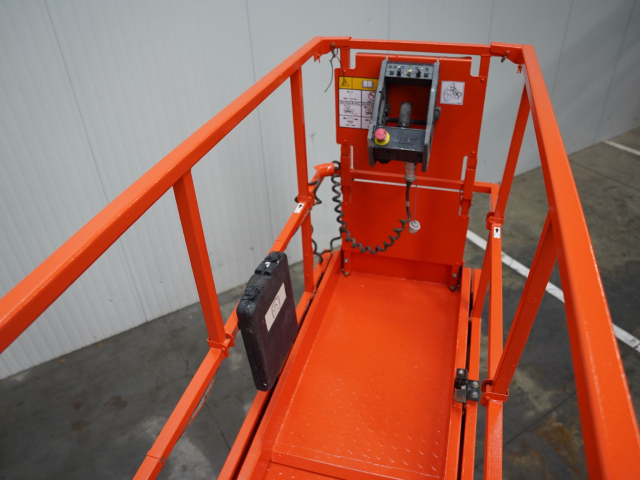 Tweedehands Schaarliften JLG 2032ES