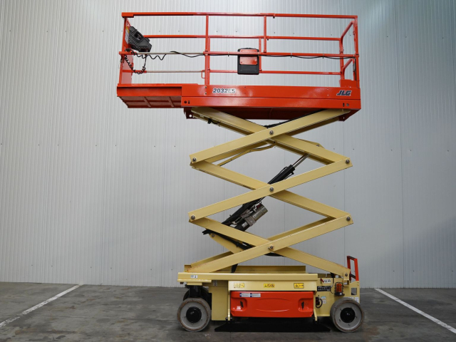 Tweedehands Schaarliften JLG 2032ES Tweedehands Schaarliften JLG 2032ES