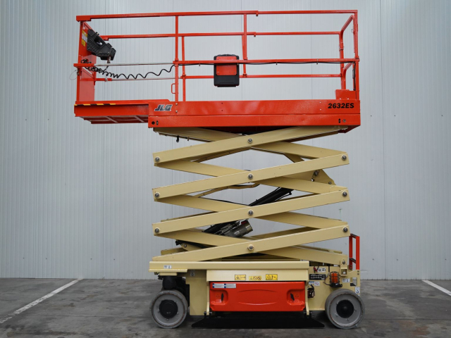 Tweedehands Schaarliften JLG 2632ES Tweedehands Schaarliften JLG 2632ES