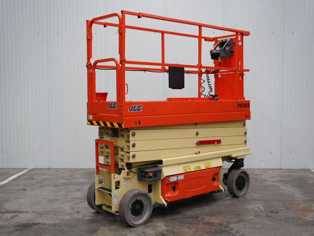 Tweedehands Schaarliften JLG 2632ES Tweedehands Schaarliften JLG 2632ES