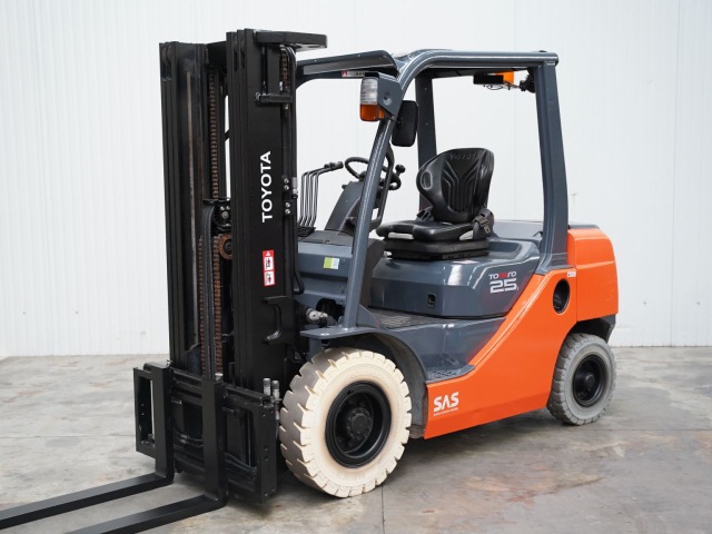 Tweedehands Heftrucks TOYOTA 02-8FDF25