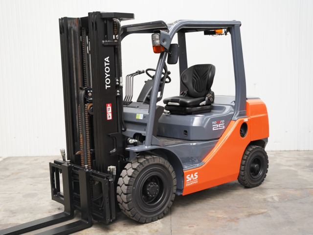 Tweedehands Heftrucks TOYOTA 02-8FDF25