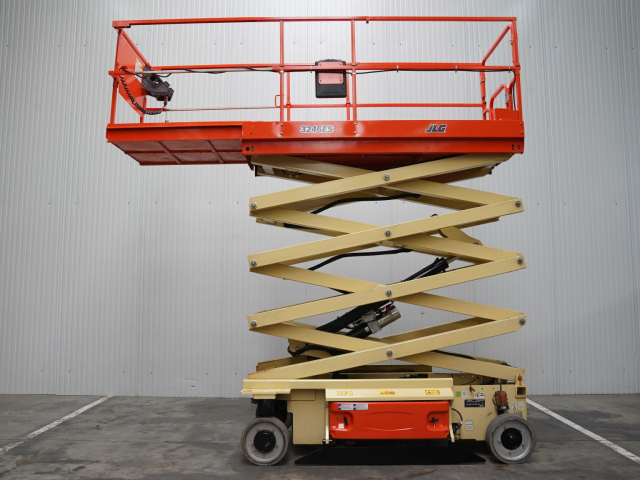 Tweedehands Schaarliften JLG 3246ES