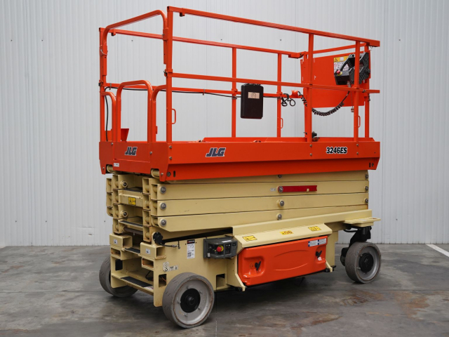 Tweedehands Schaarliften JLG 3246ES