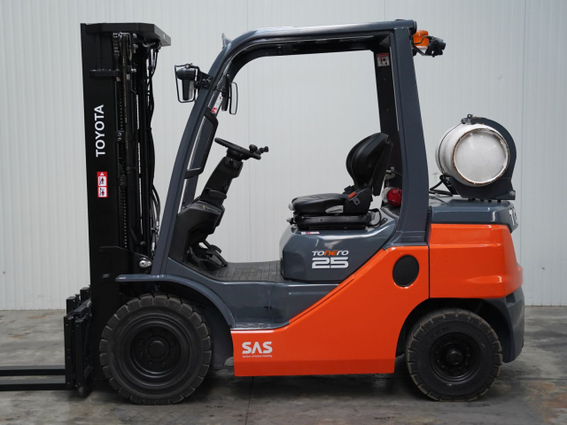 Tweedehands Heftrucks TOYOTA 02-8FGF25