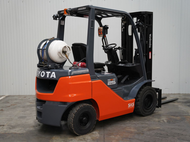 Tweedehands Heftrucks TOYOTA 02-8FGF25