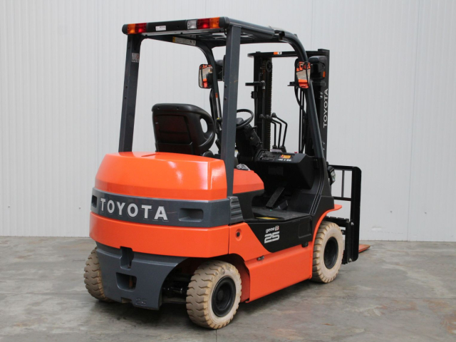 Tweedehands Heftrucks TOYOTA 8FB25