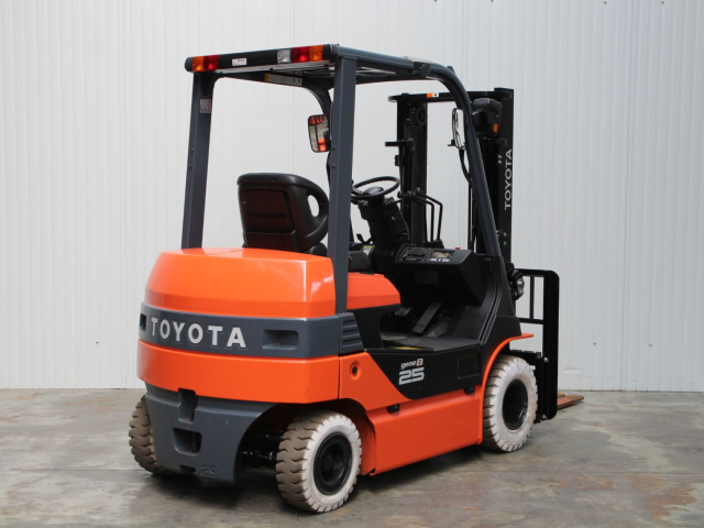 Tweedehands Heftrucks TOYOTA 8FB25