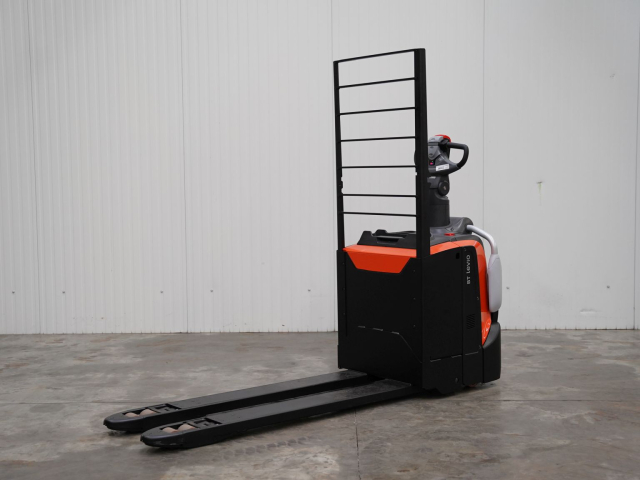 Tweedehands Transpalletten TOYOTA LPE200/10
