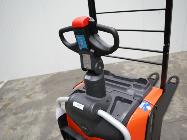 Tweedehands Transpalletten TOYOTA LPE200/10