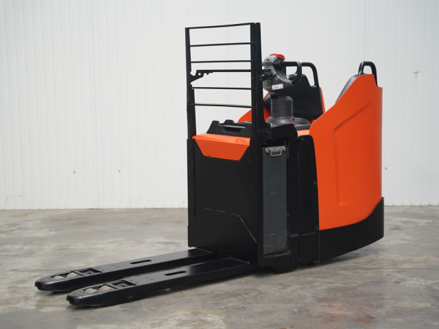 Tweedehands Transpalletten TOYOTA LPE200 Tweedehands Transpalletten TOYOTA LPE200