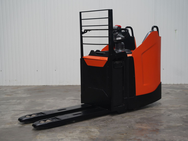 Tweedehands Transpalletten TOYOTA LPE200