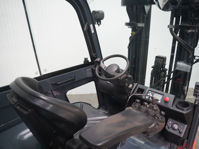 Tweedehands Heftrucks TOYOTA 8FBMT30