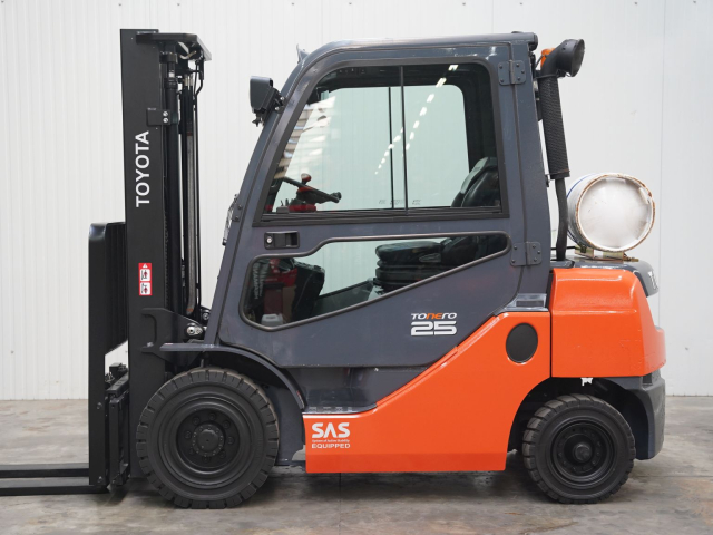 Tweedehands Heftrucks TOYOTA 02-8FGF25