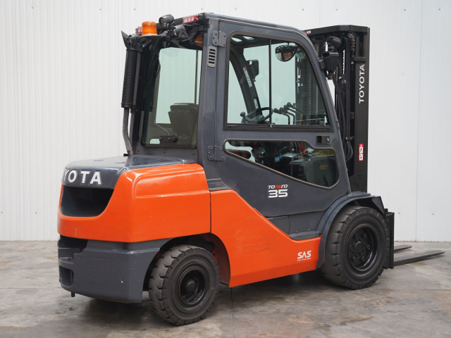 Tweedehands Heftrucks TOYOTA 02-8FDJF35