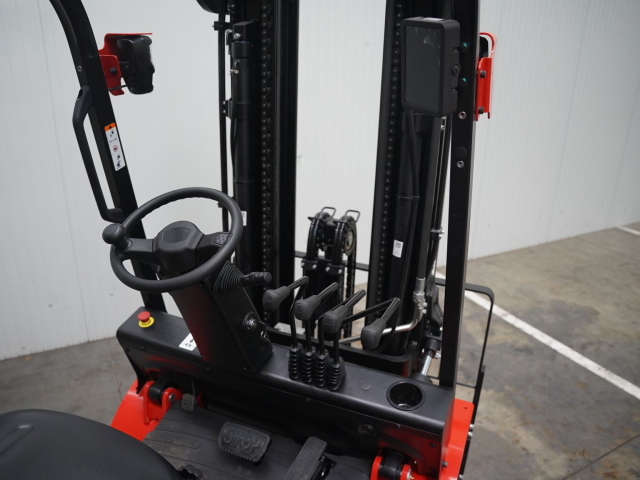 Tweedehands Heftrucks EP EFL203