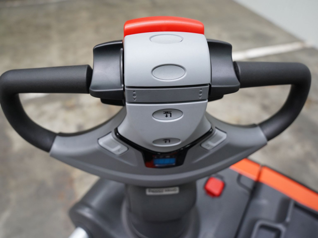 Tweedehands Transpalletten TOYOTA LPE250 Tweedehands Transpalletten TOYOTA LPE250