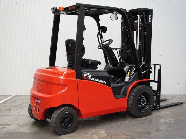 Nieuwe elektrische heftruck EP EFL253
