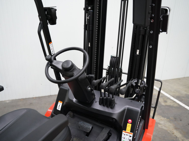 Tweedehands Heftrucks EP EFL303 Tweedehands Heftrucks EP EFL303