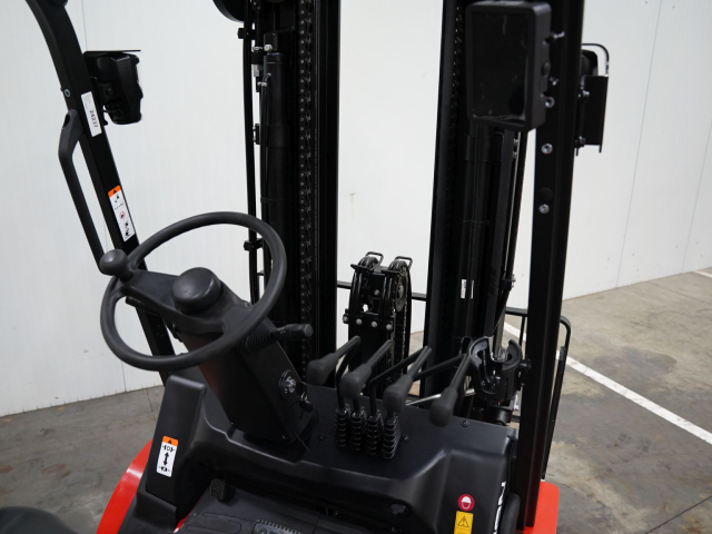 Tweedehands Heftrucks EP EFL303 Tweedehands Heftrucks EP EFL303