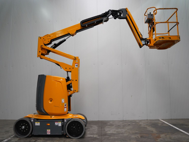 Tweedehands Aerial platforms HAULOTTE HA12CJ+