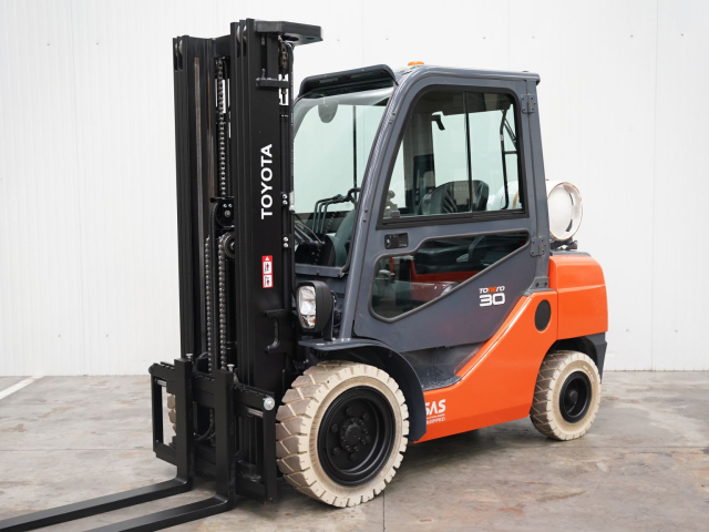 Tweedehands Heftrucks TOYOTA 02-8FGF30