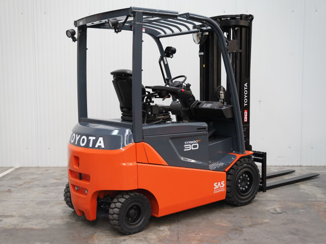 Tweedehands Heftrucks TOYOTA 8FBMKT30 Tweedehands Heftrucks TOYOTA 8FBMKT30