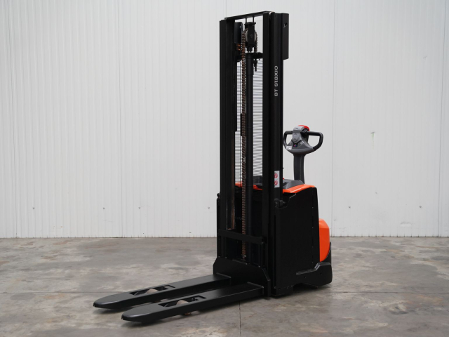 Tweedehands Stapelaars TOYOTA SWE120