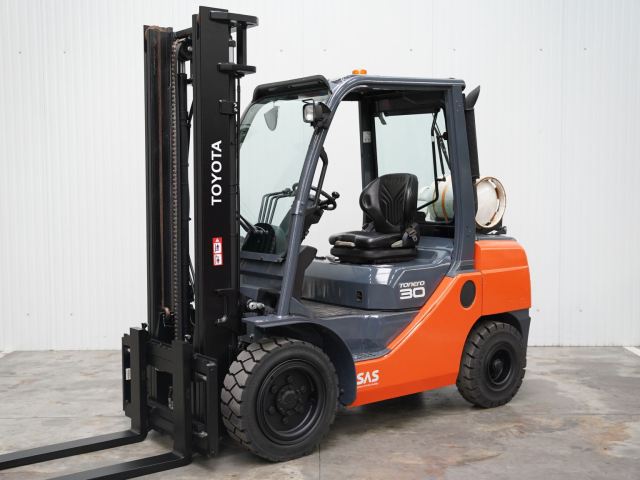 Tweedehands Heftrucks TOYOTA 02-8FGF30