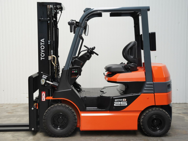 Tweedehands Forklift trucks TOYOTA 8FBL25
