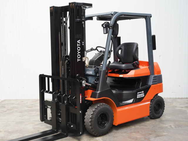 Tweedehands Forklift trucks TOYOTA 8FBL25