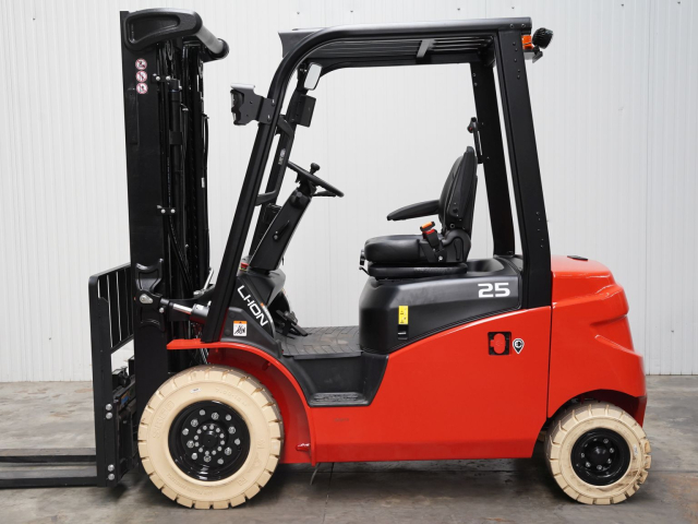 Tweedehands Forklift trucks EP EFL253