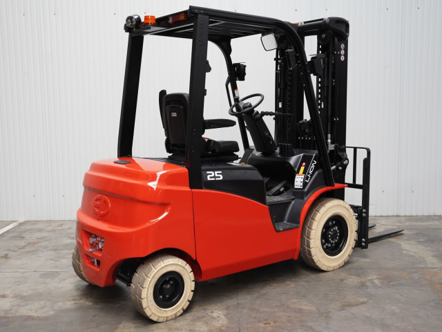 Tweedehands Forklift trucks EP EFL253