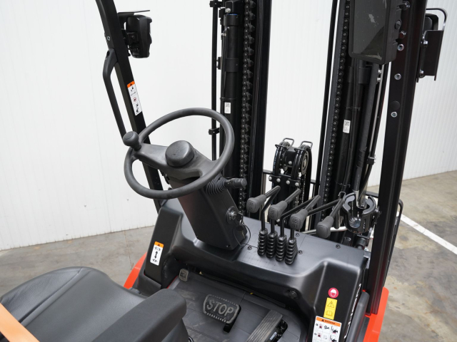 Tweedehands Forklift trucks EP EFL253