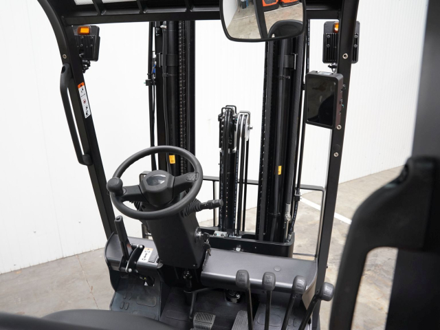 Tweedehands 3-Wiel heftrucks EP TVL151 Tweedehands 3-Wiel heftrucks EP TVL151