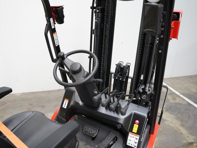 Tweedehands Forklift trucks EP EFL253