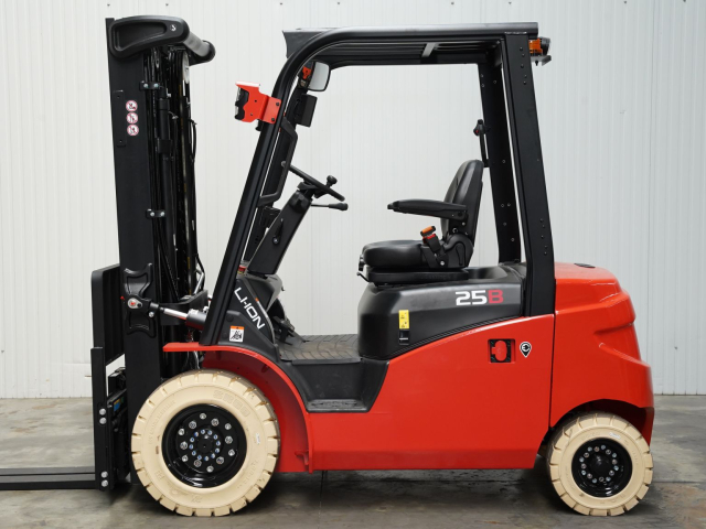 Tweedehands Forklift trucks EP EFL253