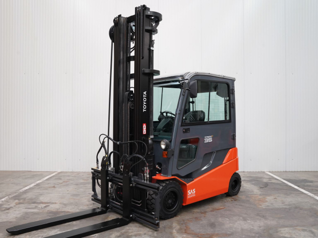 Tweedehands 4-Wiel heftrucks TOYOTA 8FBMT35 Tweedehands 4-Wiel heftrucks TOYOTA 8FBMT35