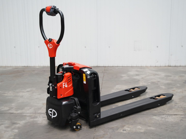 Tweedehands Pallet trucks EP F4