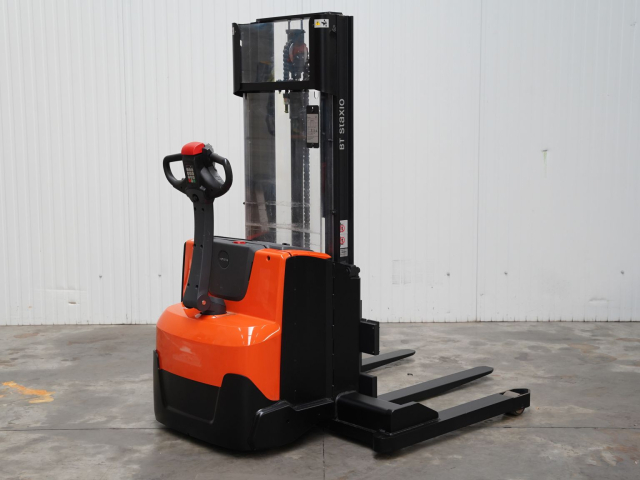 Tweedehands Stapelaars BT SWE120S