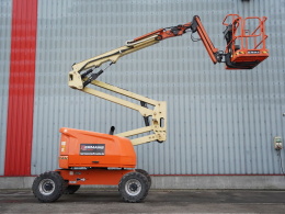 Tweedehands Aerial platforms JLG 450AJ