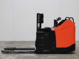 Tweedehands Stapelaars BT SPE200DN