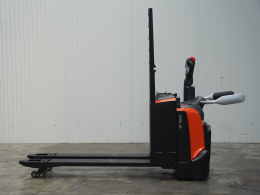 Tweedehands Transpalletten TOYOTA LPE200/10