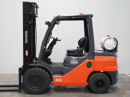 Tweedehands Forklift trucks TOYOTA 02-8FGJF35